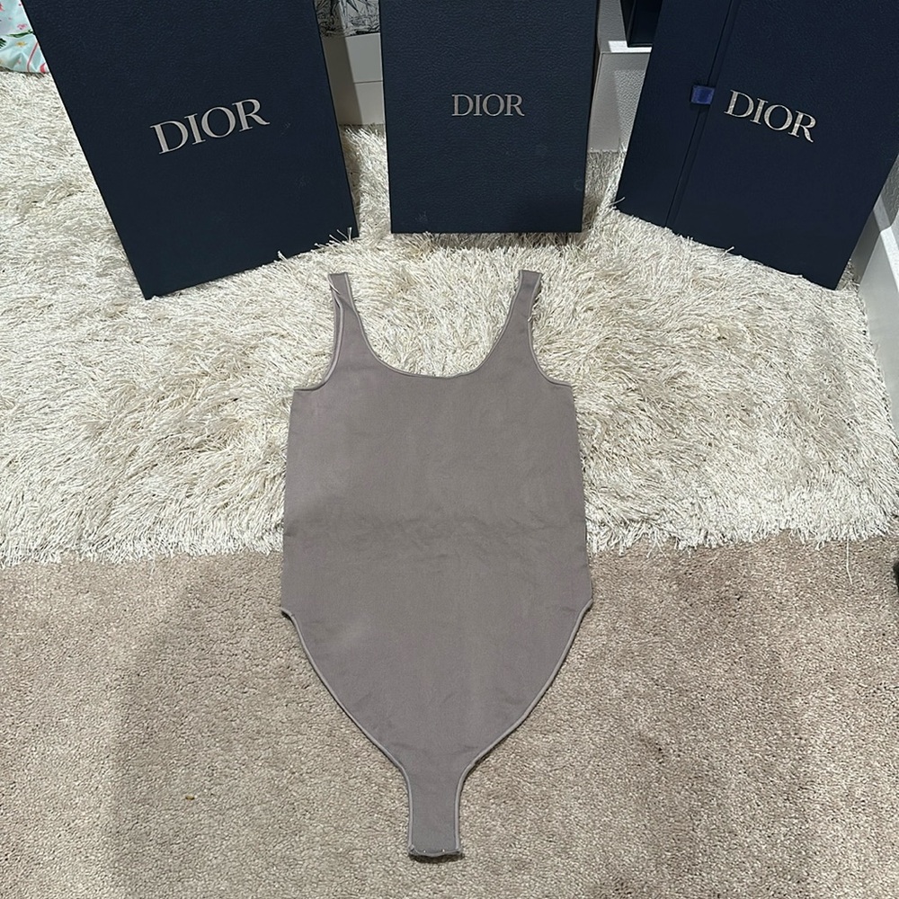 SKIMS essential scoopneck bodysuit